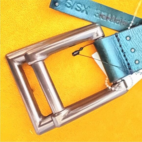 Free People Rowan Metallic Green Leather Boho Double Buckle Belt Size XS/SM NWT - Picture 3 of 11